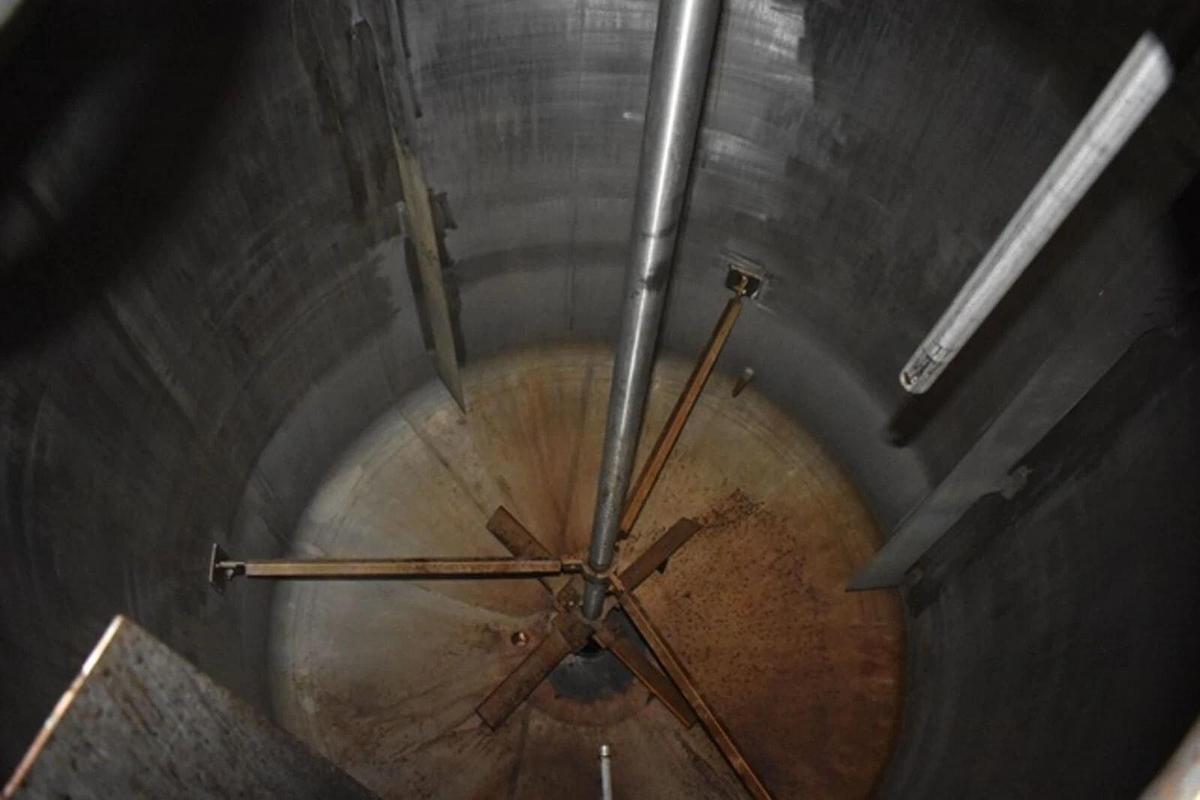 Used 1600 Gallon SS Tank