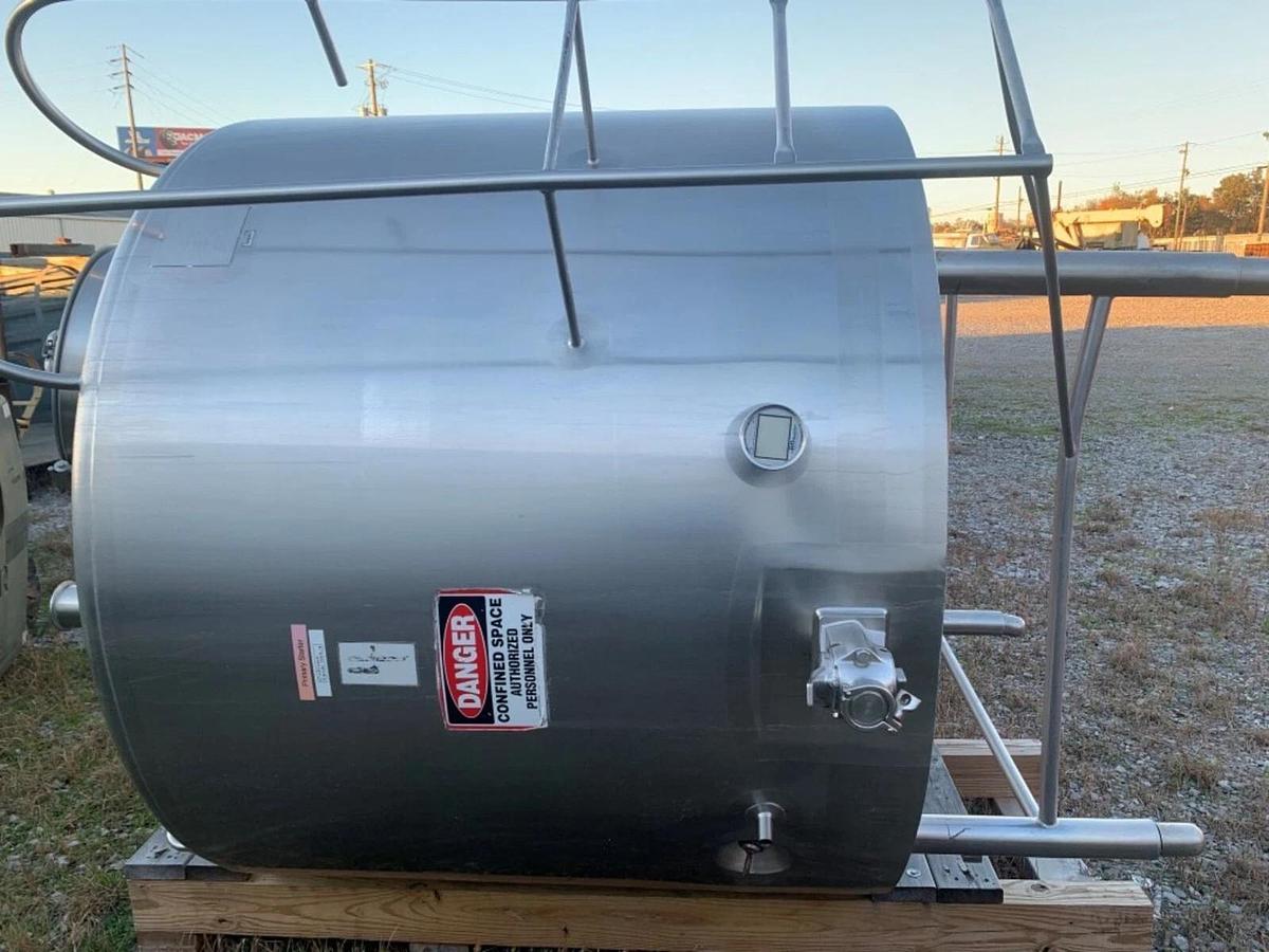Used 800 Gallon SS Tank