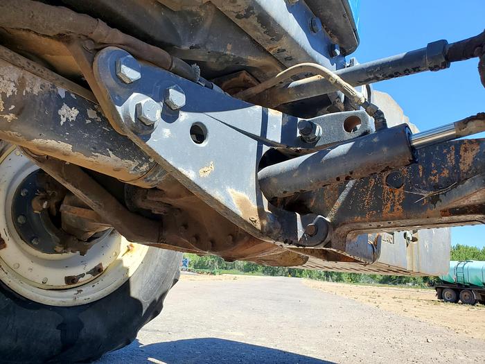 Used 1995 Ford 8870 Tractor