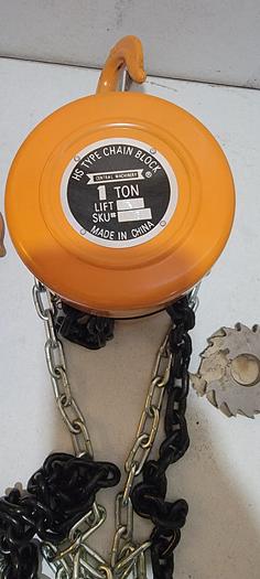 I TON 10" CHAIN HOIST BLOCK, CENTRAL MACHINE UP TO 2,000LBS (106)