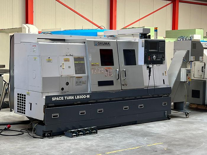Usato 2004 OKUMA  LB 300-M