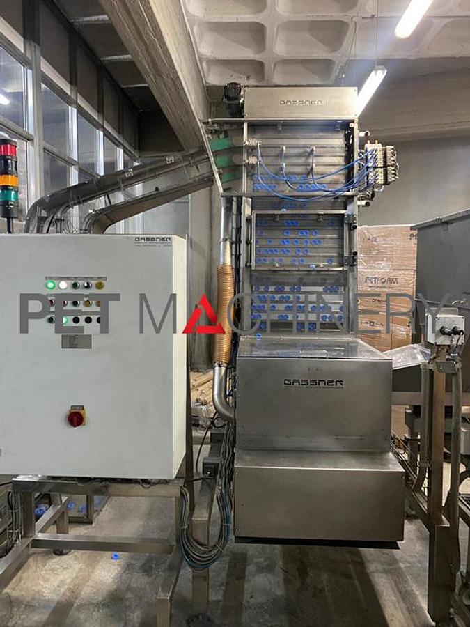 Usado 2005 Línea completa de embotellado PET de Krones para agua mineral