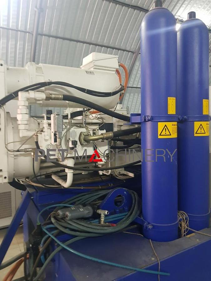 Usado 2004 Krauss Maffei KM175-3500CV Sistema de moldeo por inyección de preformas PET de 48 cavidades