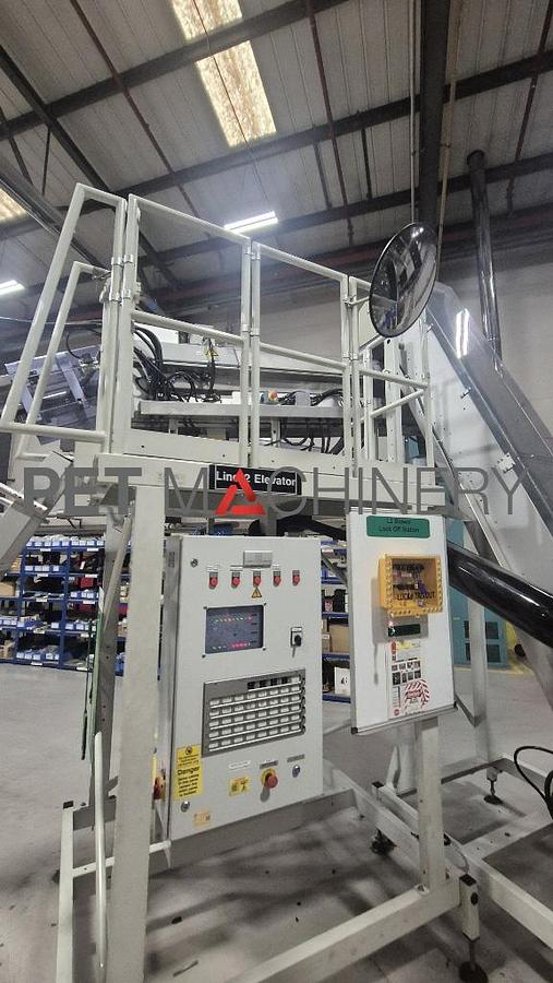 Used 2004 SIG Blomax 14 PET Stretch Blow Moulding machine