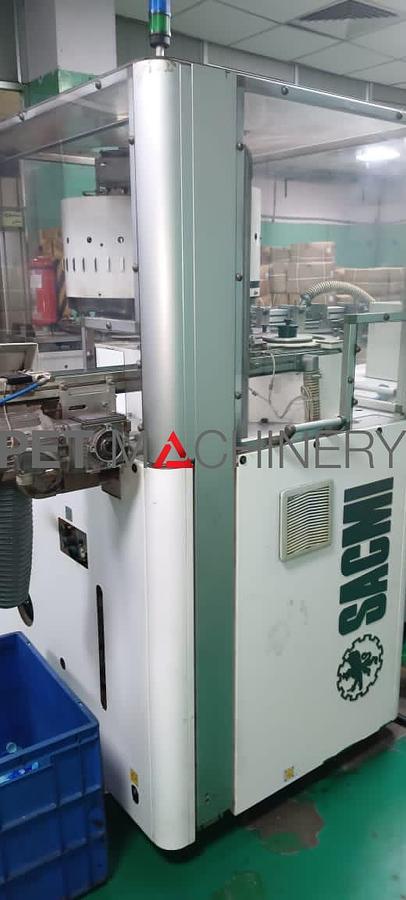 Usado 2016 Sacmi CCM 24SB Línea de moldeo por compresión de cierres