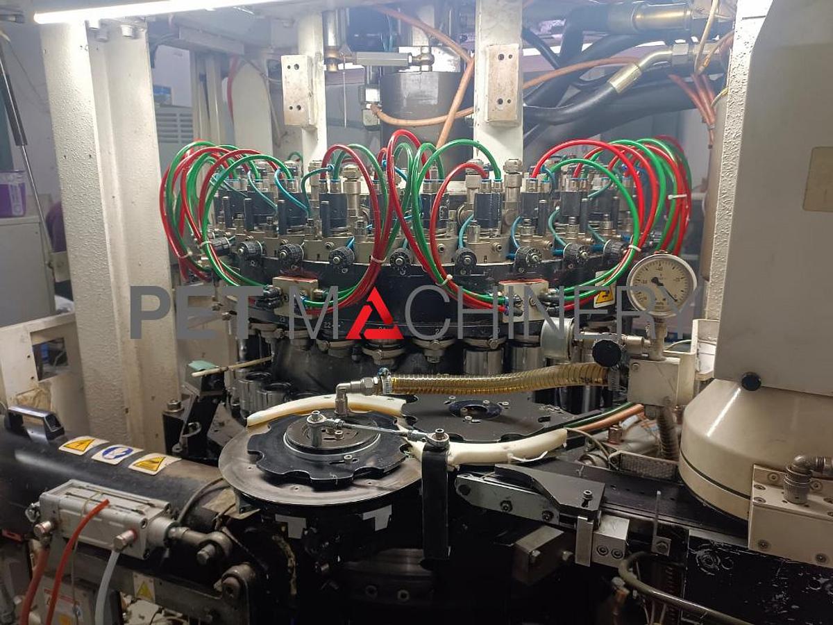 Usado 2008 Sacmi CCM 003A Línea de moldeo por compresión de cierres