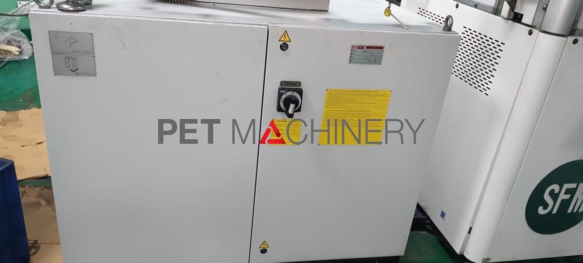 Usado 2016 Sacmi CCM 24SB Línea de moldeo por compresión de cierres