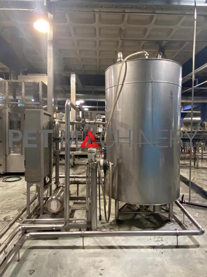 Usado 2005 Línea completa de embotellado PET de Krones para agua mineral