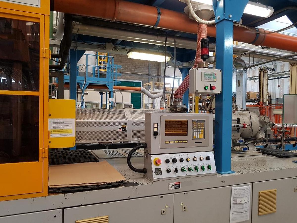 Usado 1999 Nissei ASB PF3-1BH v.4 Máquinas de moldeo por soplado y estirado por inyección