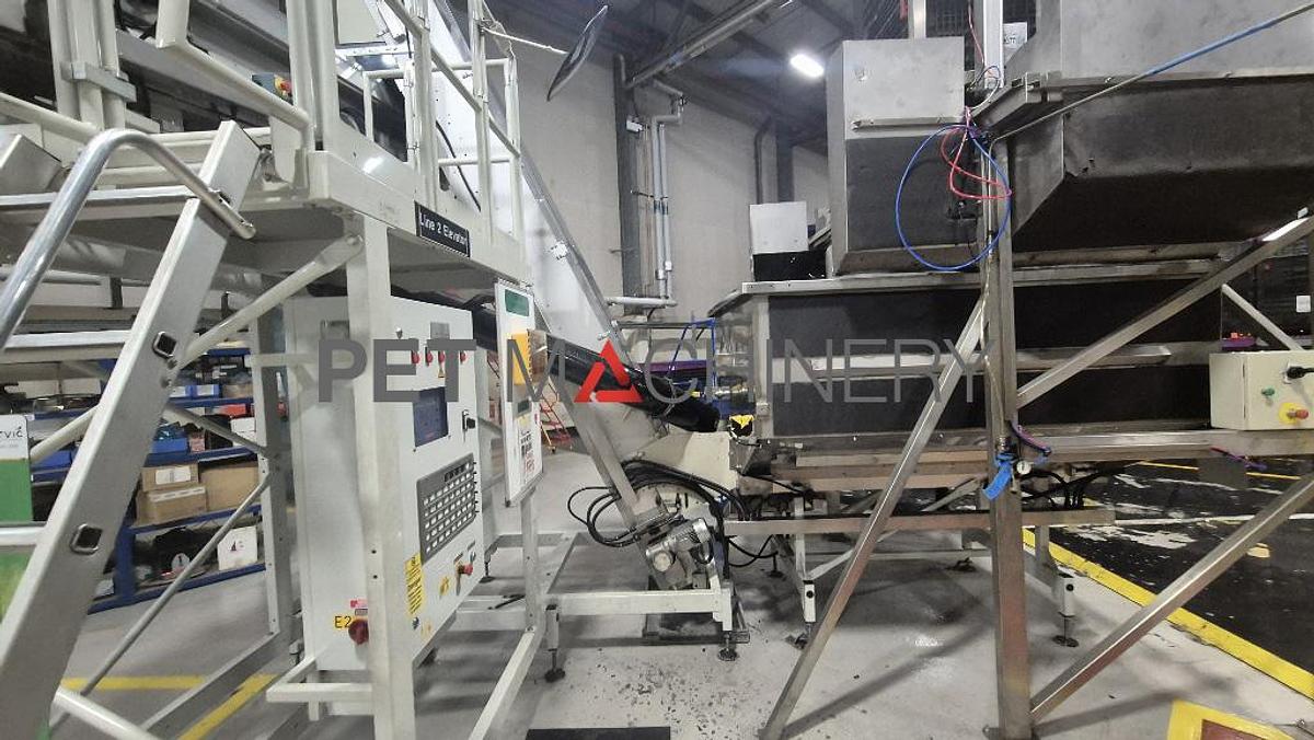 Used 2004 SIG Blomax 14 PET Stretch Blow Moulding machine