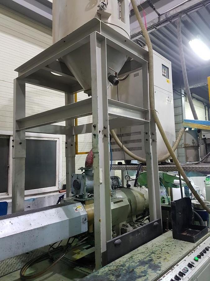 Usado 2005 Aoki SBIII 350LL-40 Máquina de moldeo por soplado y estirado por inyección