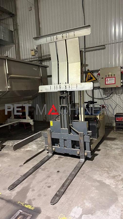 Used 2002 Krones PET Carbonated Beverages Bottling Line