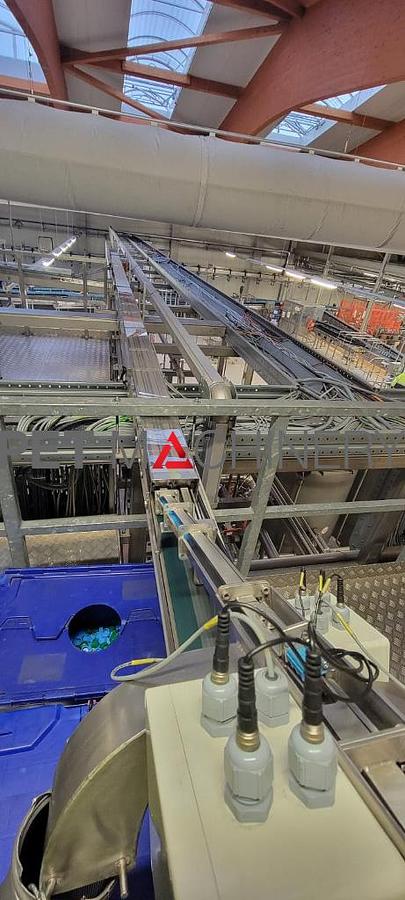 Usado 2008 Krones Volumetic Llenadora/taponadora de PET de 72 válvulas