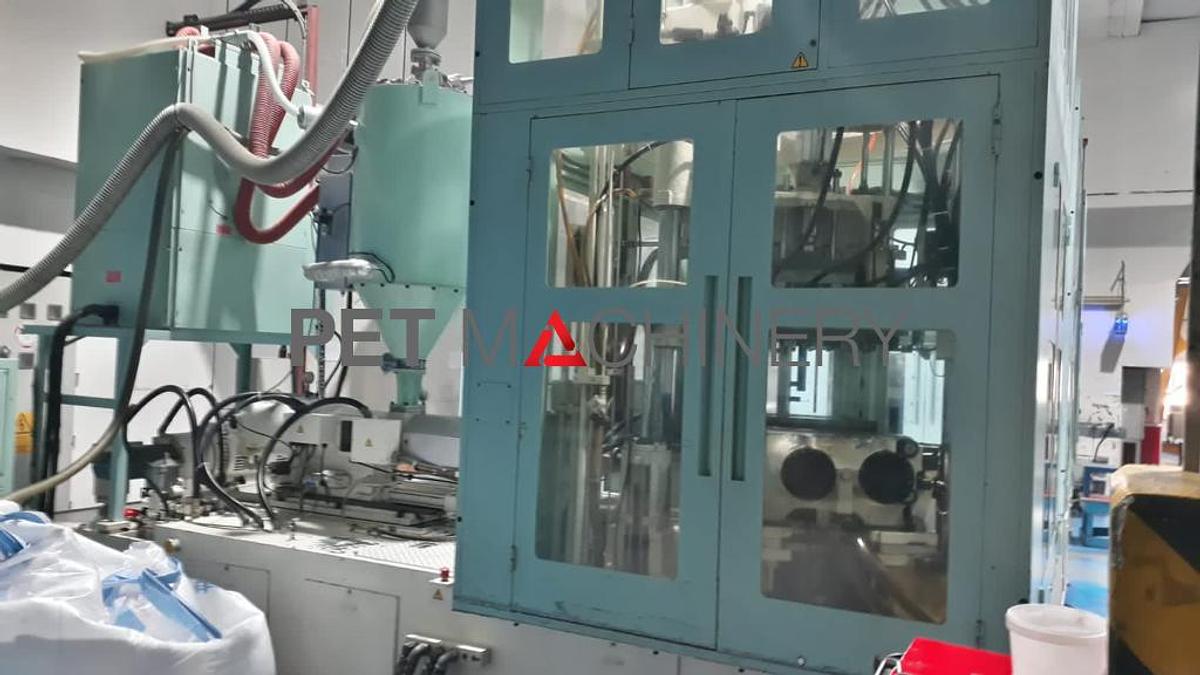 Used 2005 Aoki SBIII 250LL-50S Injection Stretch Blow Moulding machine