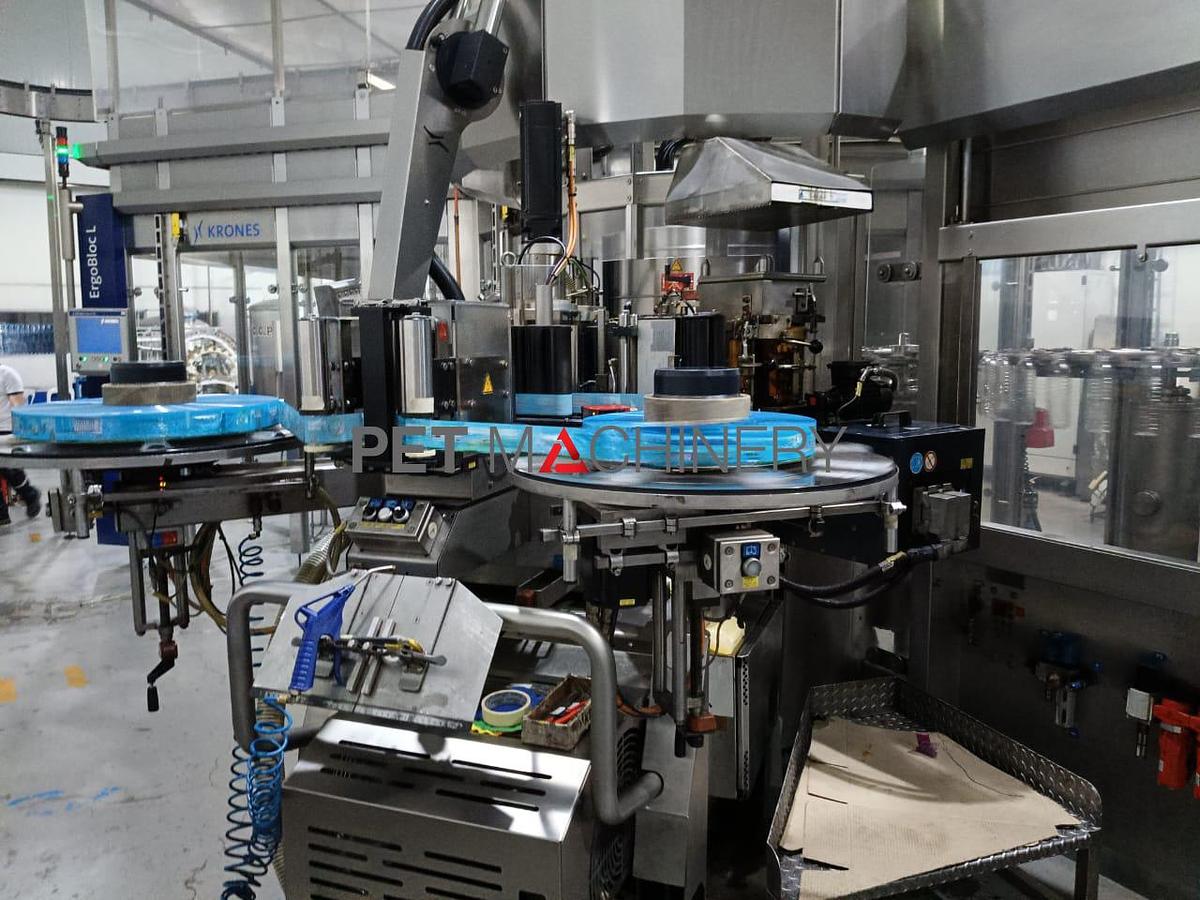 Usado 2013 Krones Ergobloc L Línea de embotellado PET para agua mineral