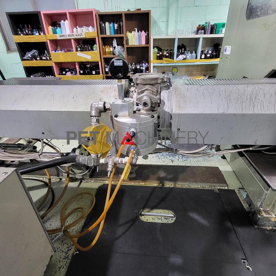 Used 2016 Aoki SBIII 250LL-50S Injection Stretch Blow Moulding machine