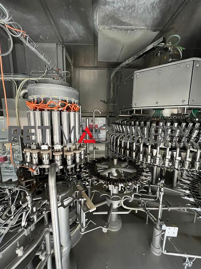 Usado 2008 Krones Volumetic Llenadora/taponadora de PET de 72 válvulas