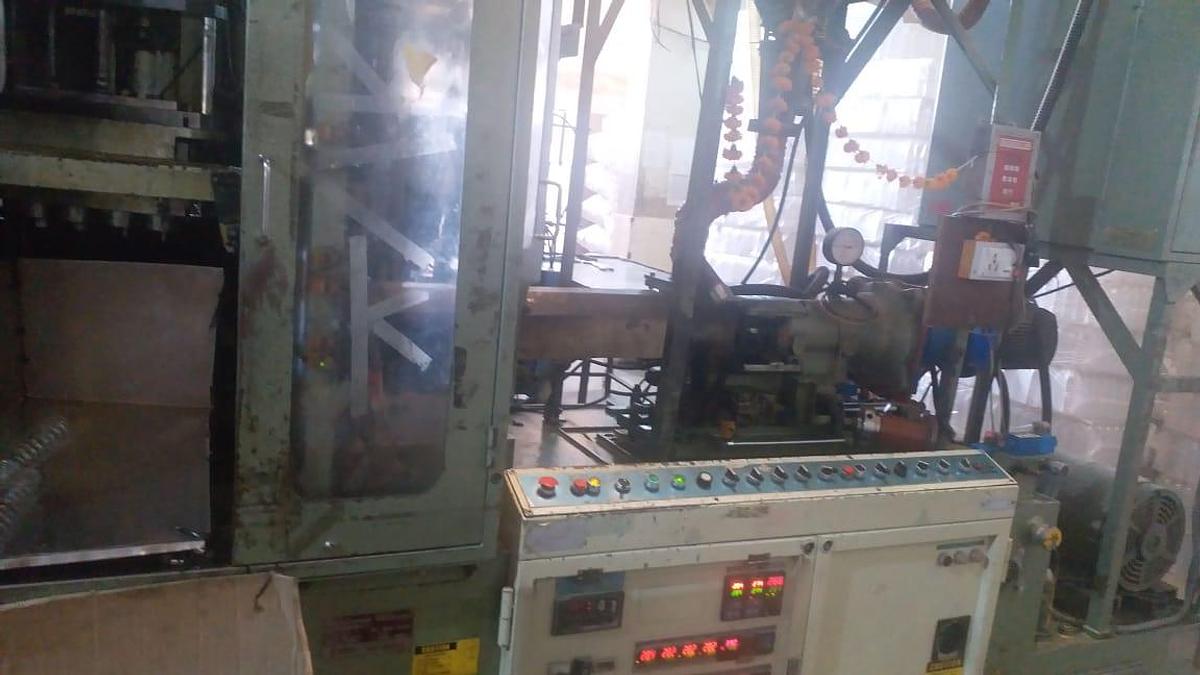 Usado 1996 Aoki SBIII 100-L-20 Máquina de moldeo por soplado y estirado por inyección