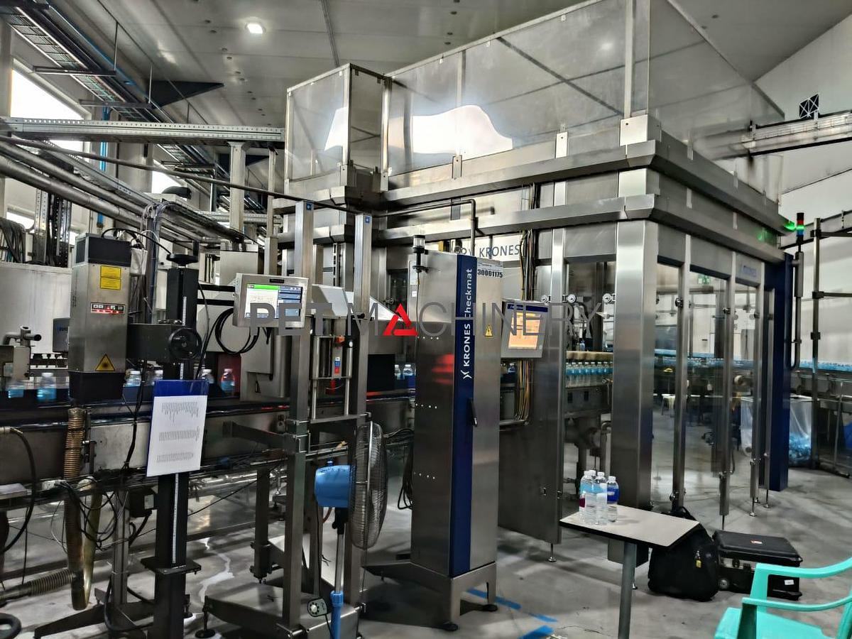 Usado 2013 Krones Ergobloc L Línea de embotellado PET para agua mineral