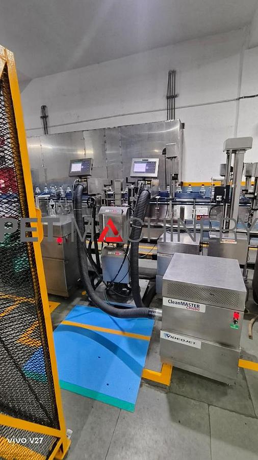 Usado 2019 Línea completa de embotellado de PET de 24.000 bph para bebidas carbonatadas