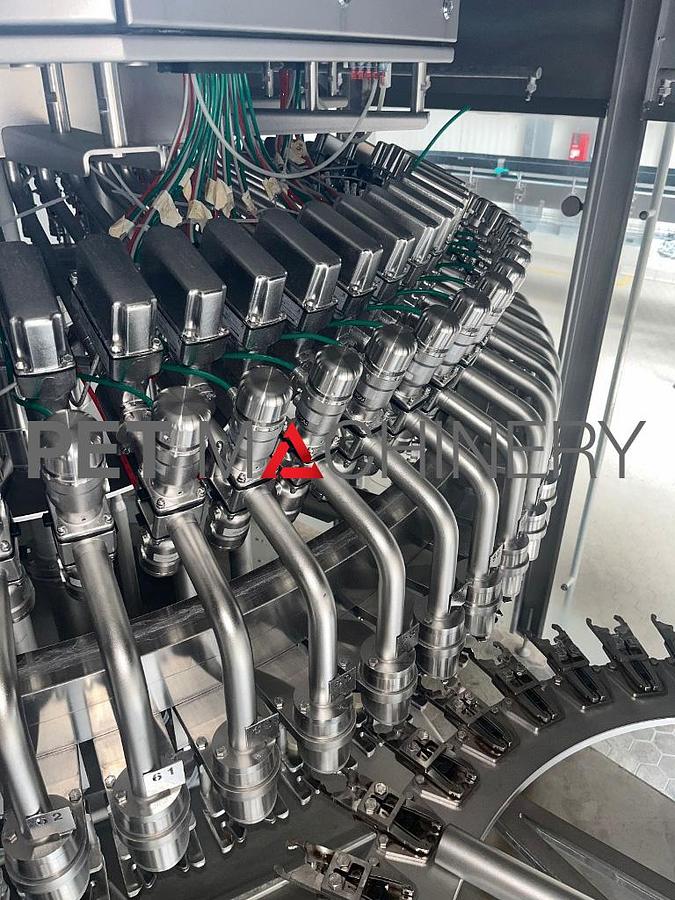 Usado 2008 Krones Volumetic Llenadora/taponadora de PET de 72 válvulas