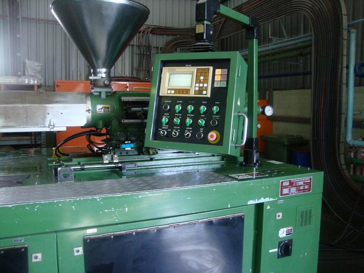 Usado 1996 Nissei ASB 70 DPH v.2 Máquina de soplado y estirado por inyección