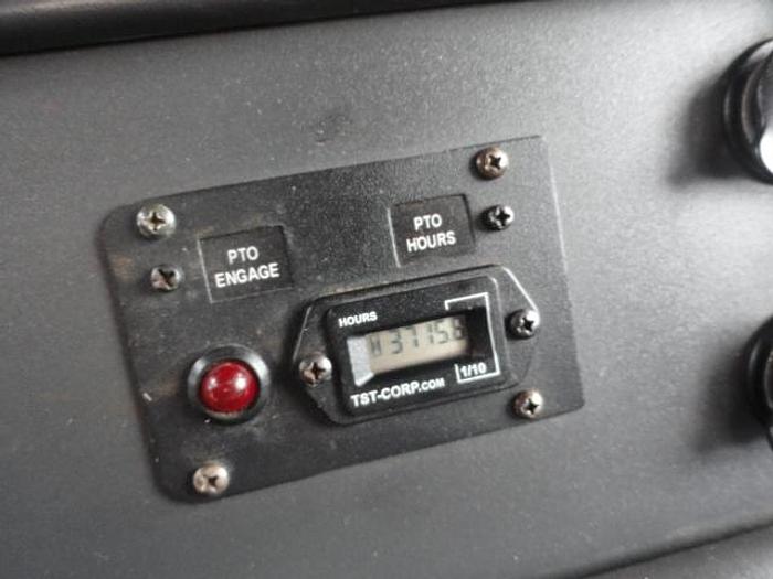 Used 2011 FREIGHTLINER BUSINESS CLASS M2 106