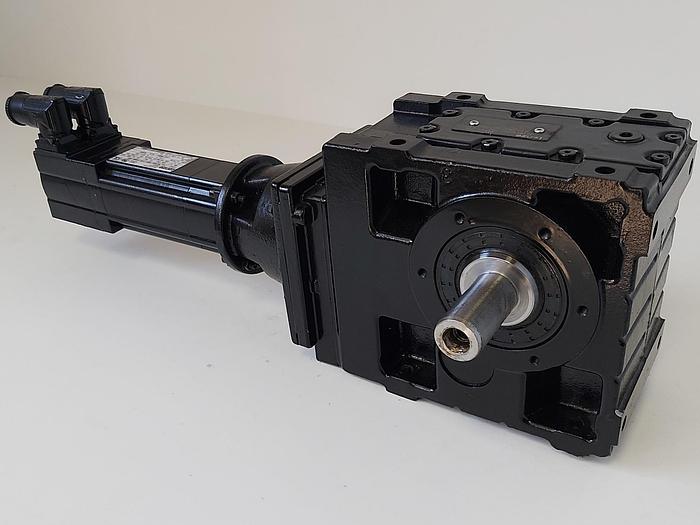 Servomotor + Getriebe, MCS 06I41-RS0P1-B11N-ST5S00N-R0SU + GKS04-3S, Lenze neuwertig