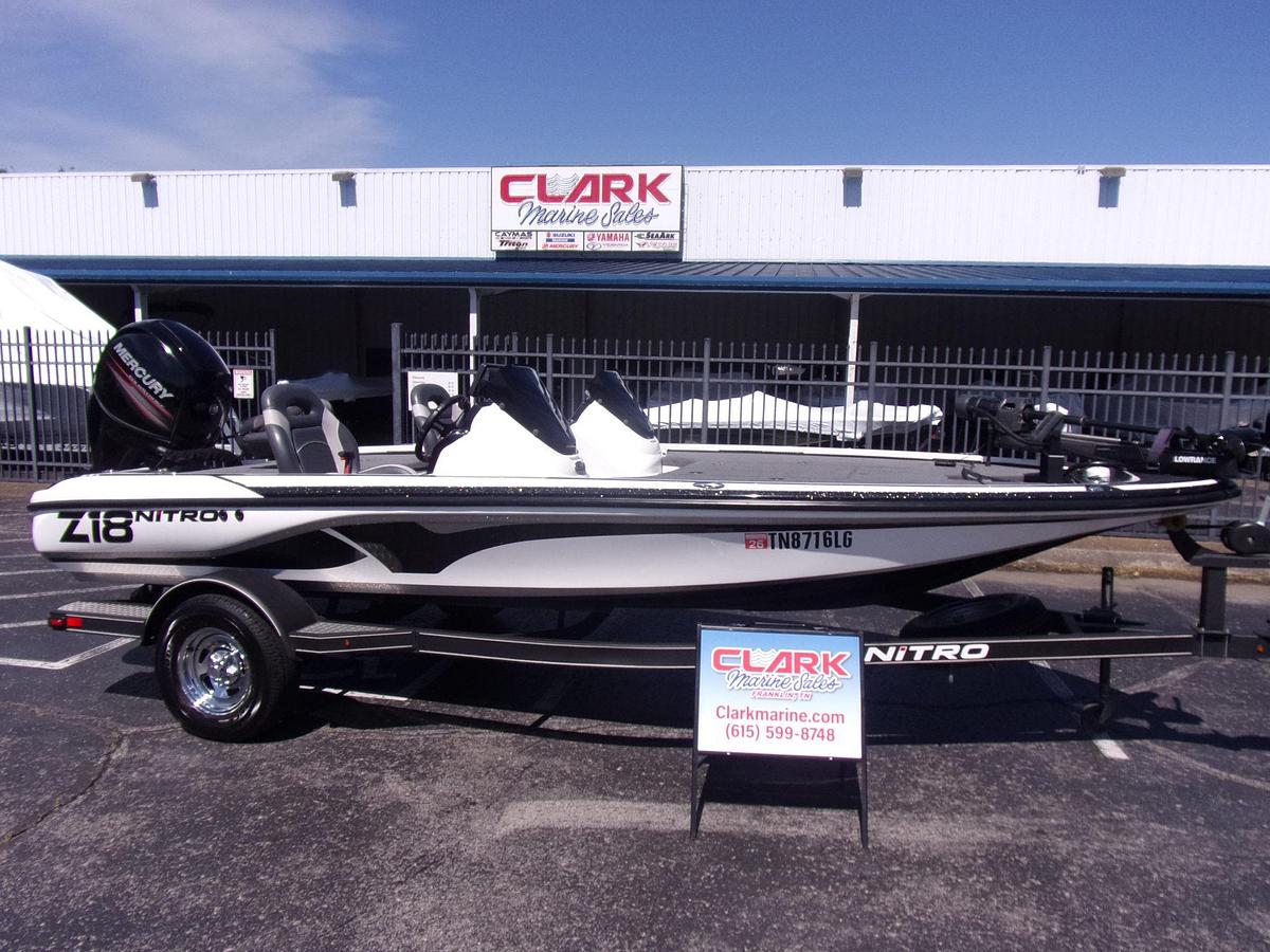 Used 2017 Nitro Z 18 DUAL CONSOLE with low hour MERCURY 150 4-stroke