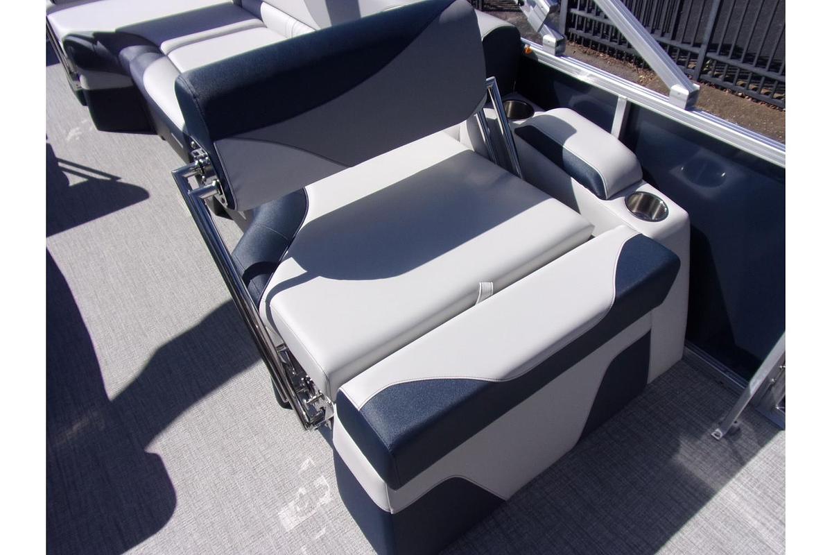 2025 Avalon 25 LSZ Quad Lounger Shift triple log with Mercury 250 Pro XS 4-stroke