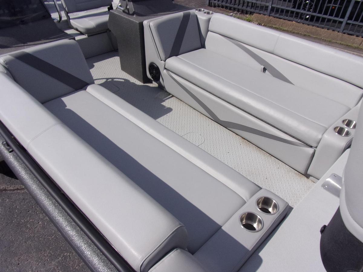 Used 2022 SeaArk Big Easy - with only 3 hours!