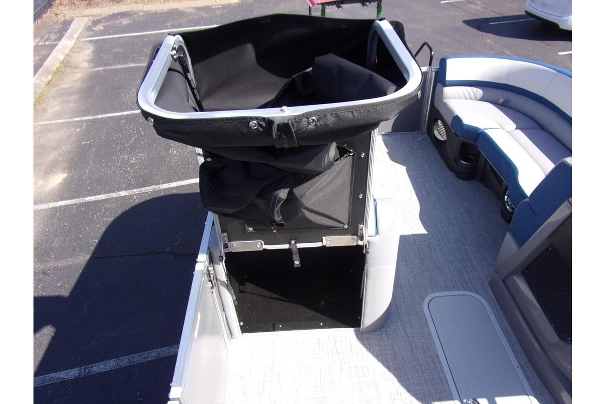 2025 Avalon Catalina 23' Quad Lounger triple log with Suzuki 250