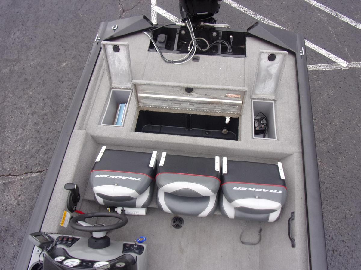 Used 2004 Tracker 185 PT with 2021 Mercury 115 4-stroke with 11 hours!