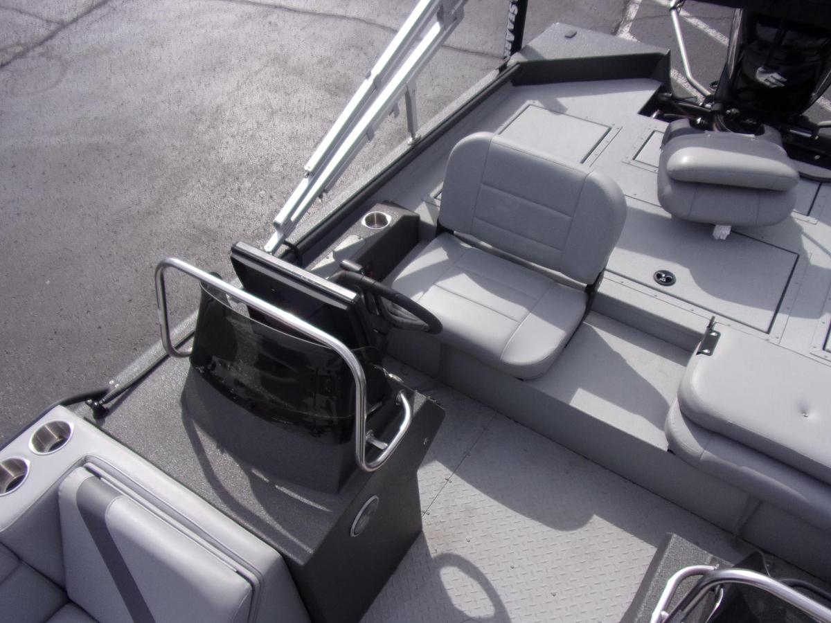 Used 2022 SeaArk Big Easy - with only 3 hours!