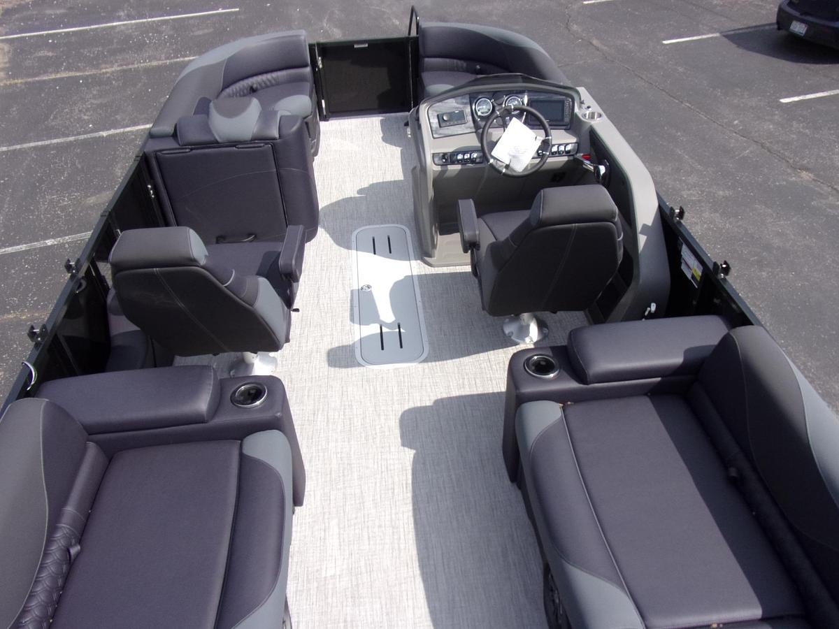 2026 Avalon 23 LSZ Quad Lounger Shift triple log with Suzuki DF 250 SS 4-stroke