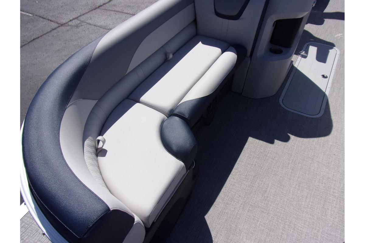 2025 Avalon 25 LSZ Quad Lounger Shift triple log with Mercury 250 Pro XS 4-stroke