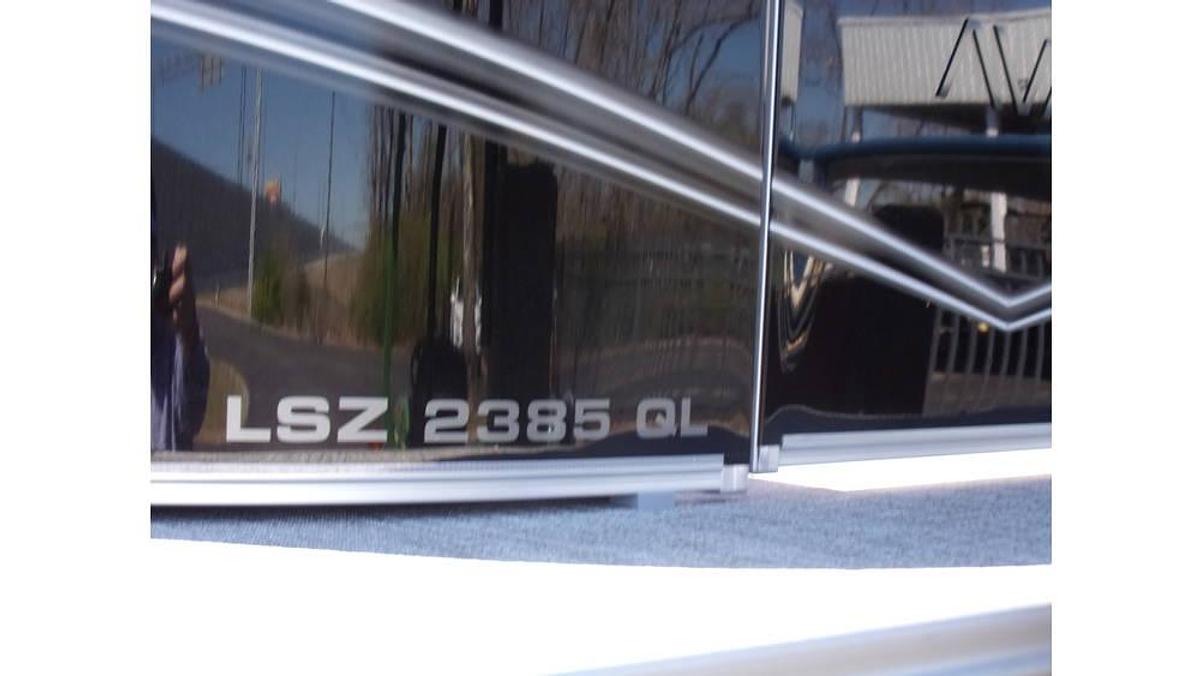 2025 Avalon 23' LSZ Quad Lounger triple log with Suzuki DF 250