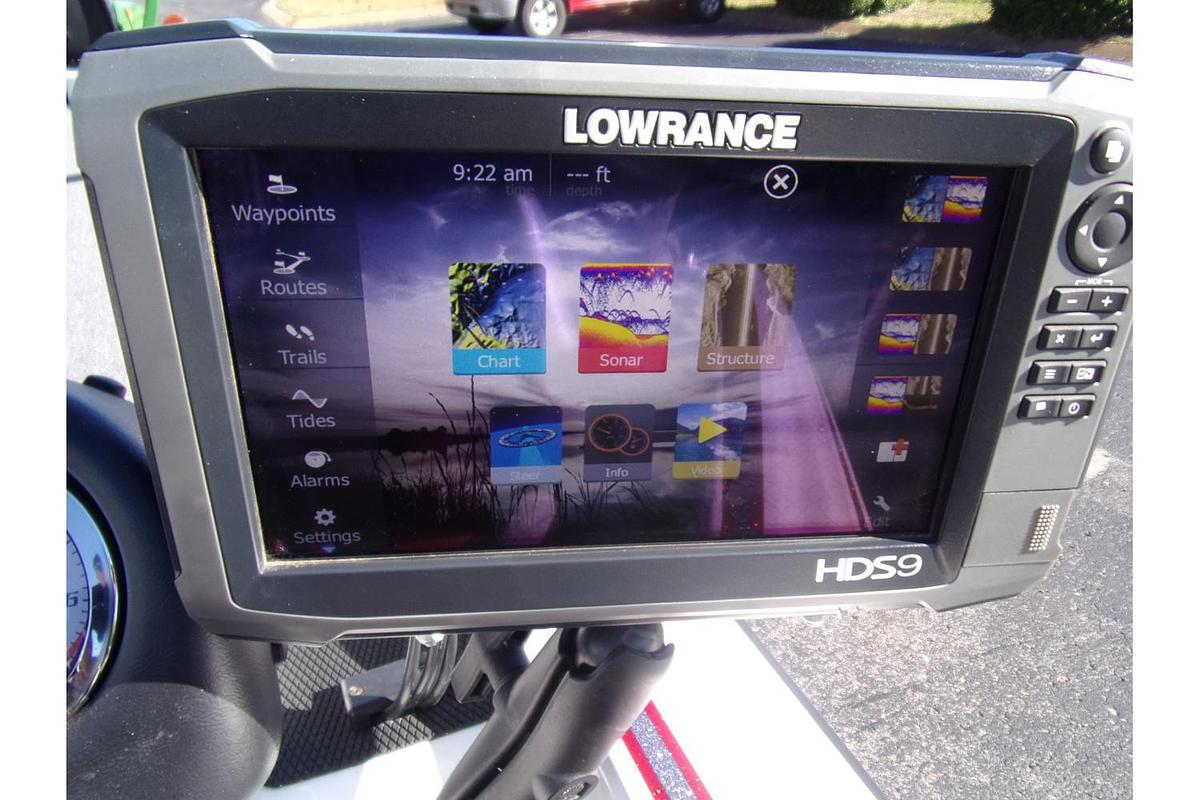 Used 2018 Phoenix Boats 618 Pro - like new with only 20 hours!