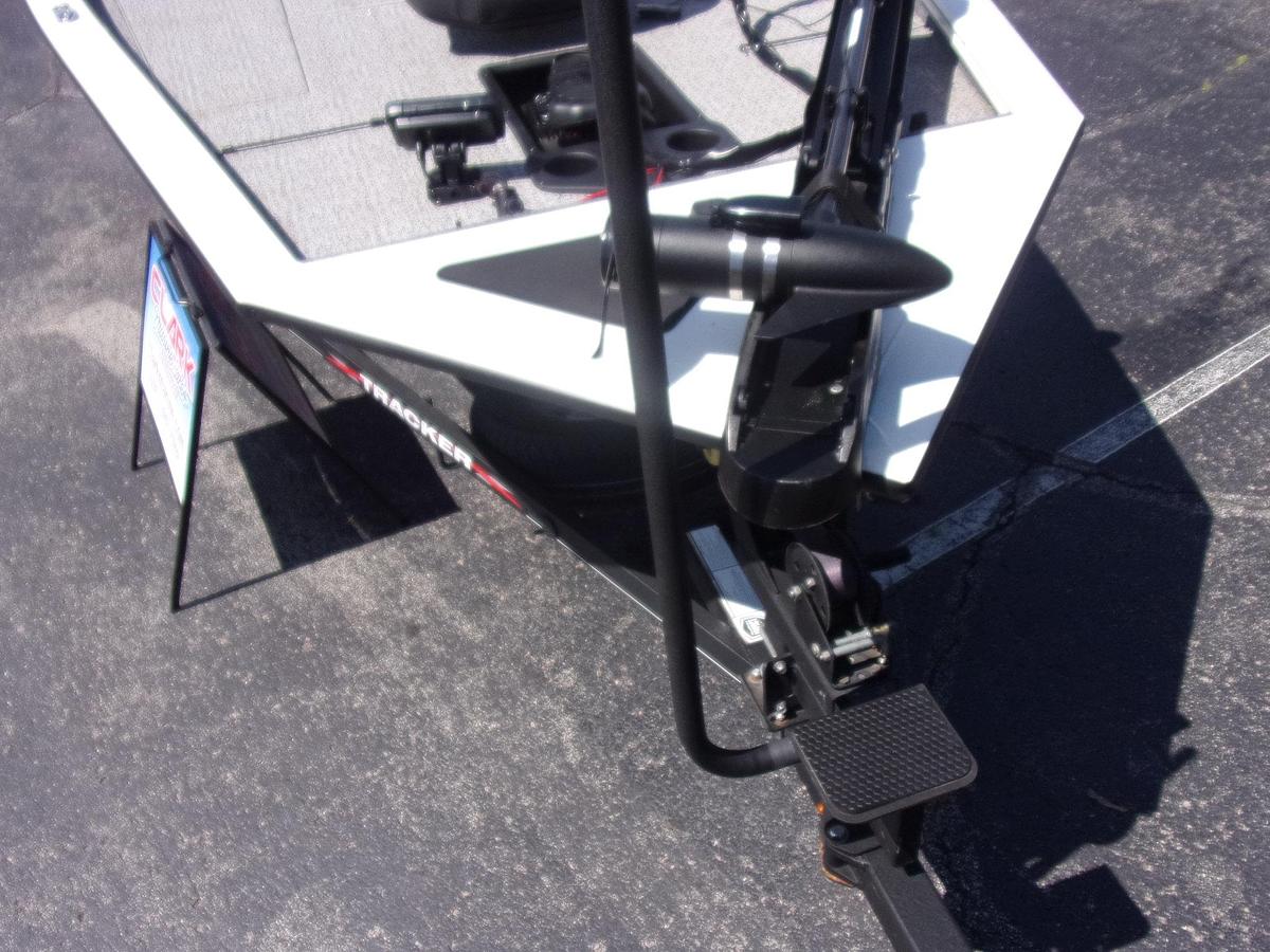 Used 2022 Tracker 195 Pro Tour Edition with Mercury 115 Pro XS with only 44 hours