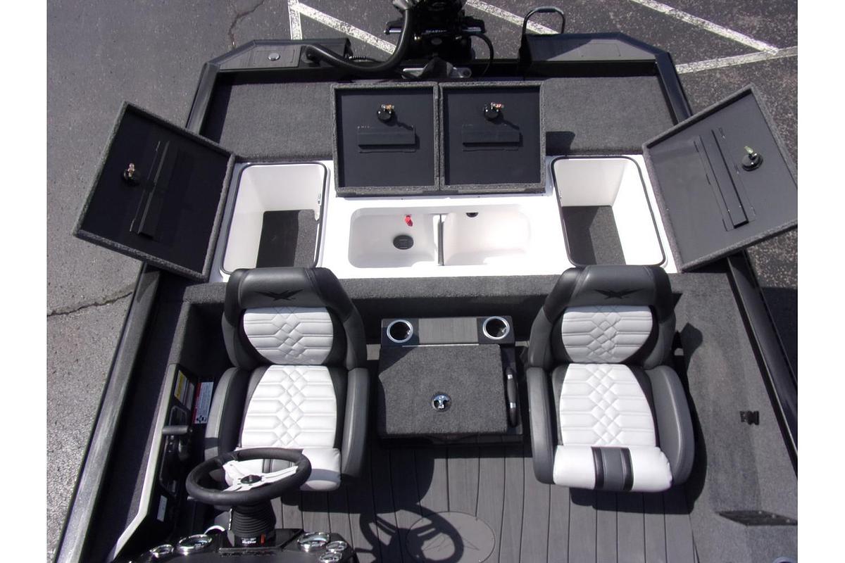 2026 Vexus AVX 2100 Blackout