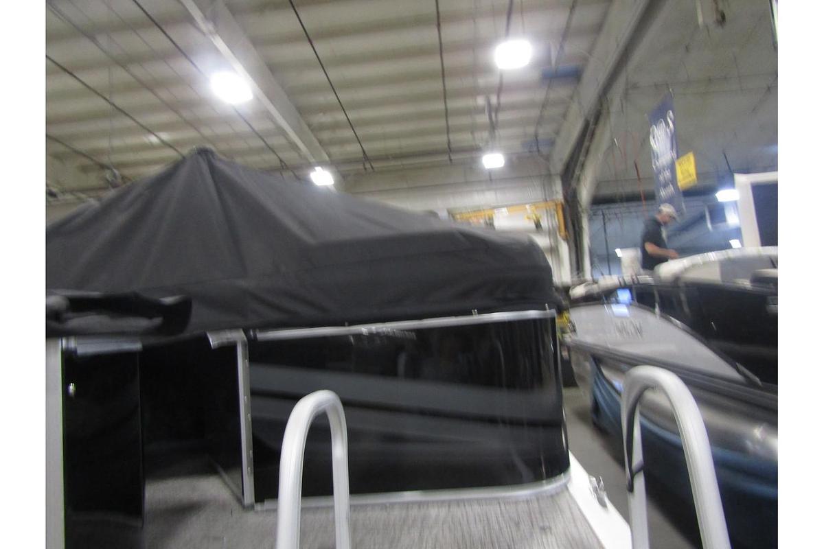 2025 Avalon Venture 85 Quad triple log with trailer