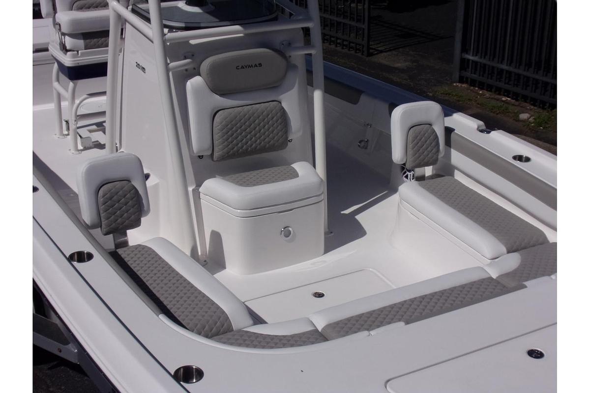 2025 Caymas 28 HB