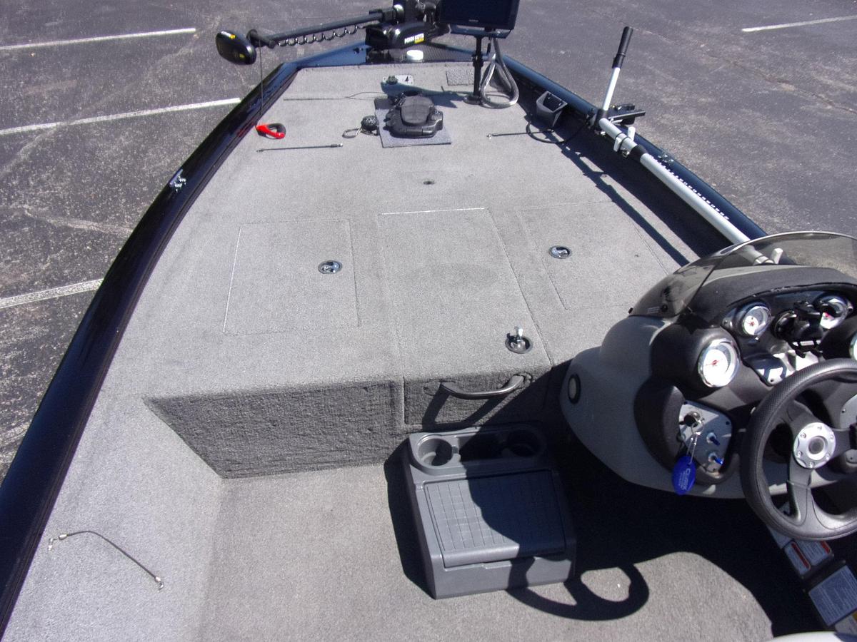 Used 2016 Tracker 175 TXW