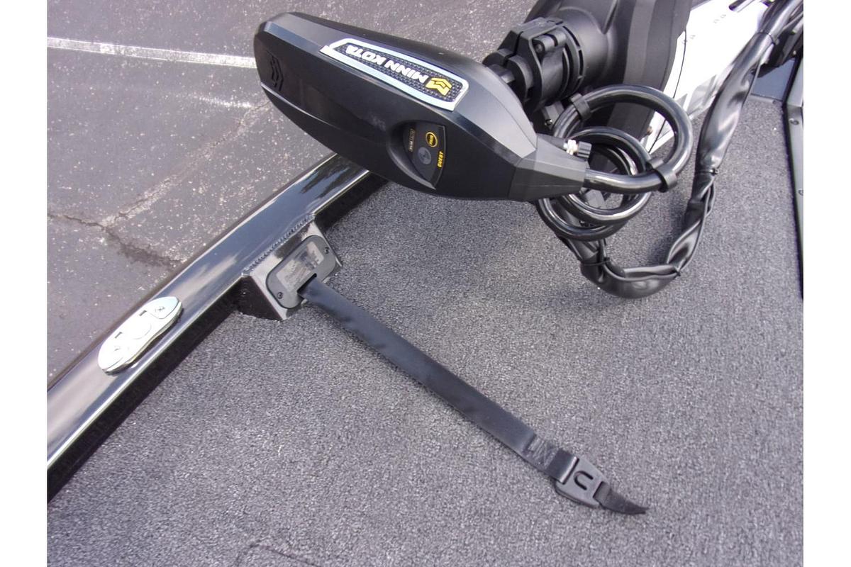 2026 Vexus AVX 2100 Blackout