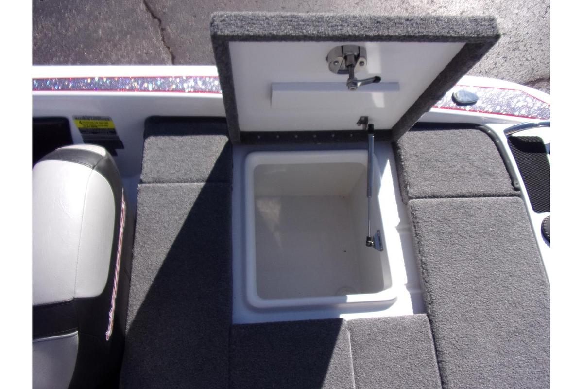 Used 2018 Phoenix Boats 618 Pro - like new with only 20 hours!