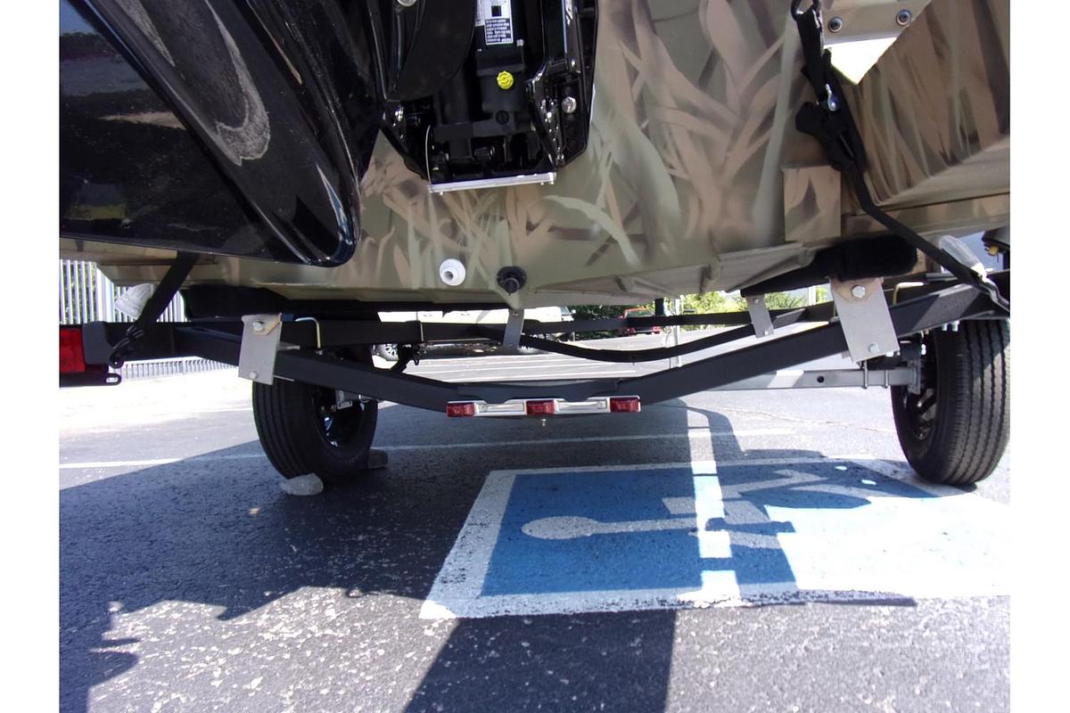 2025 Crestliner 1860 Retriever CC