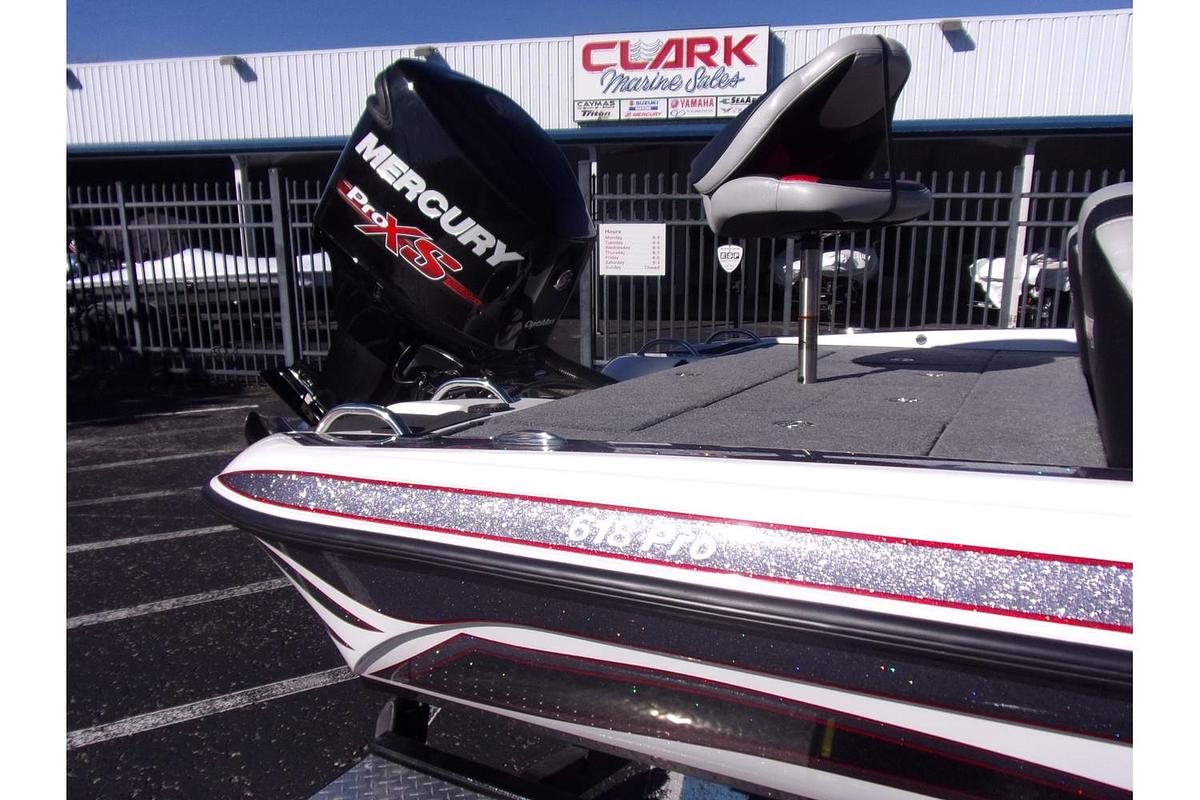 Used 2018 Phoenix Boats 618 Pro - like new with only 20 hours!