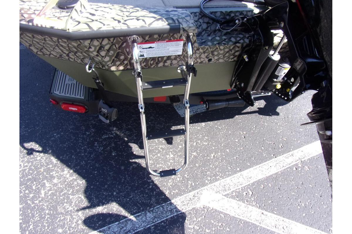 2026 Vexus AVX 1880 with Hex Vex camo