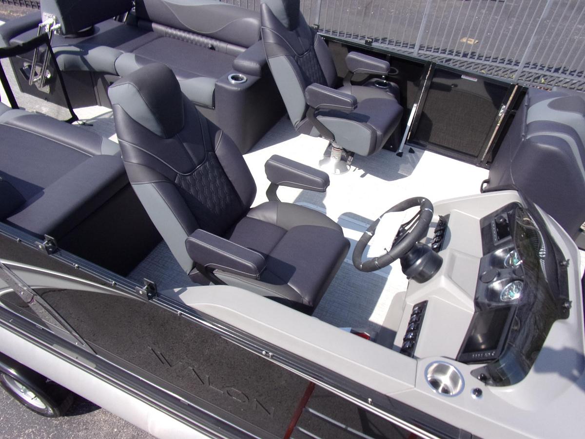 2026 Avalon 23 LSZ Quad Lounger Shift triple log with Suzuki DF 250 SS 4-stroke