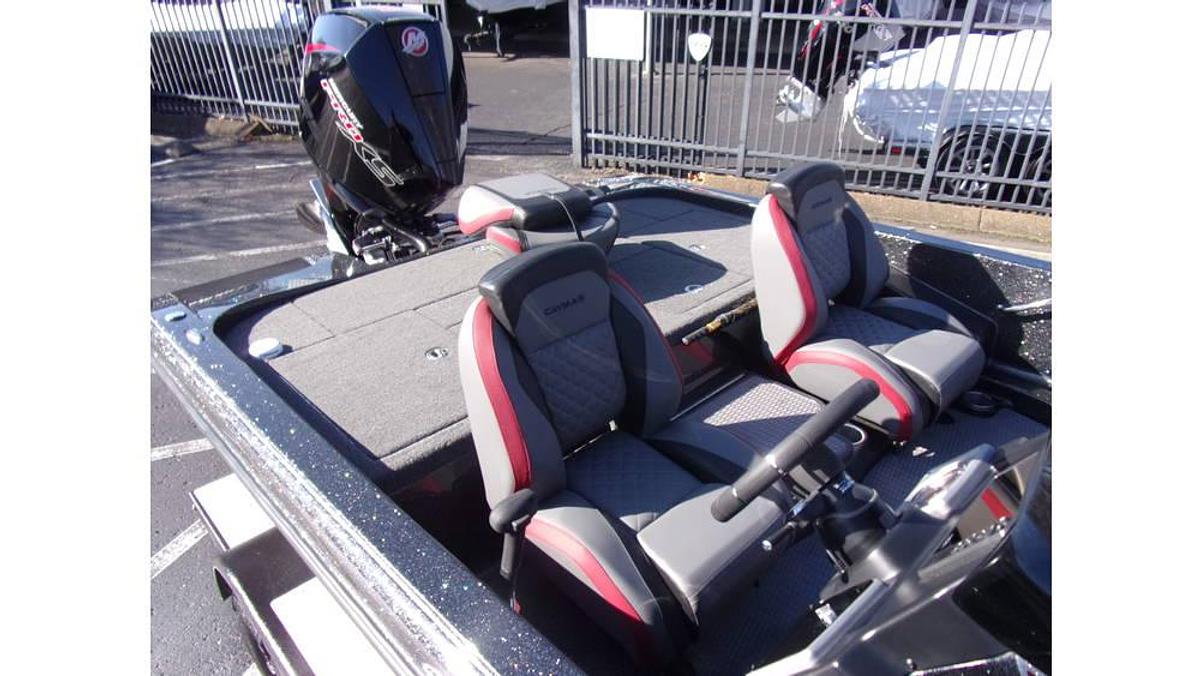 Caymas NEW 2023 CX 19 with a Mercury 225 Pro XS